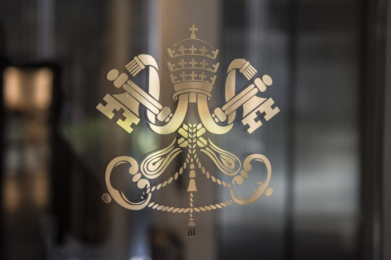 Watykan wydaje specjalne znaczki z okazji sede vacante MMXXV