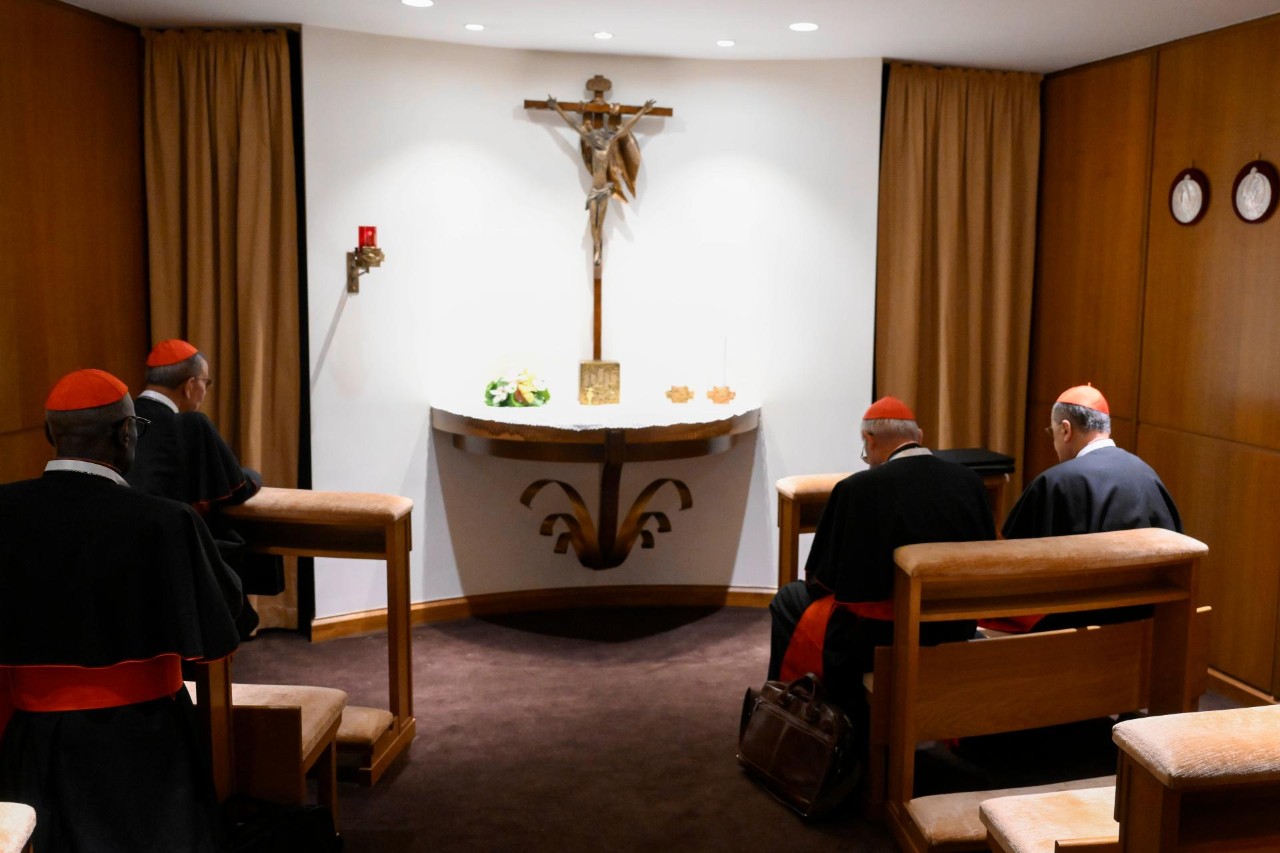 Pierwsza medytacja dla kardynałów przed konklawe