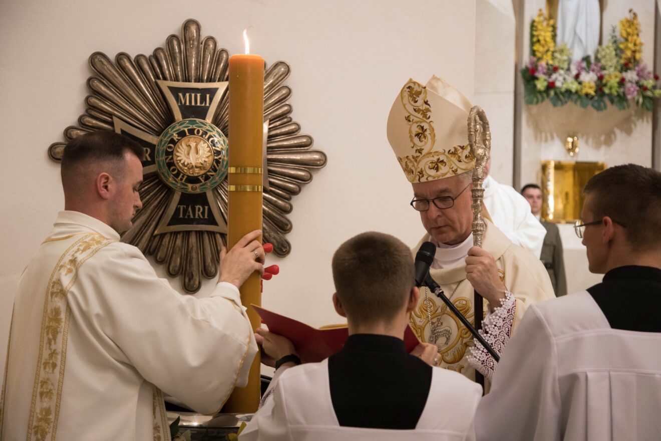 Bp Lechowicz: Święta Wielkanocne przypominają o życiu wiecznym i bezgranicznej miłości