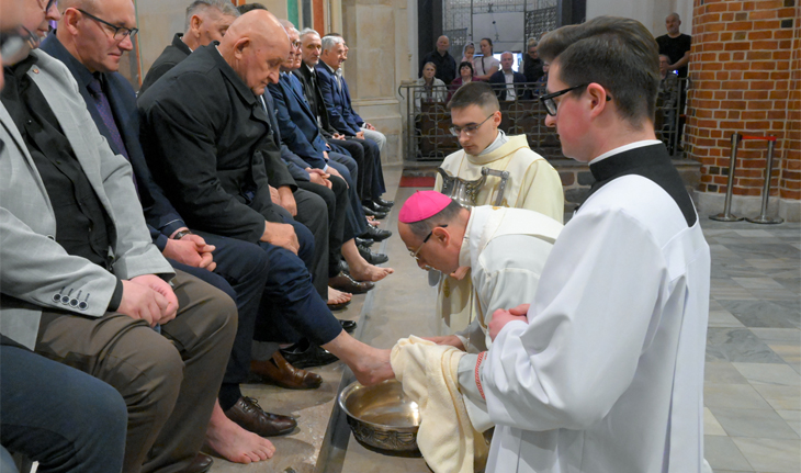 Prymas Polski przewodniczył Mszy św. Wieczerzy Pańskiej