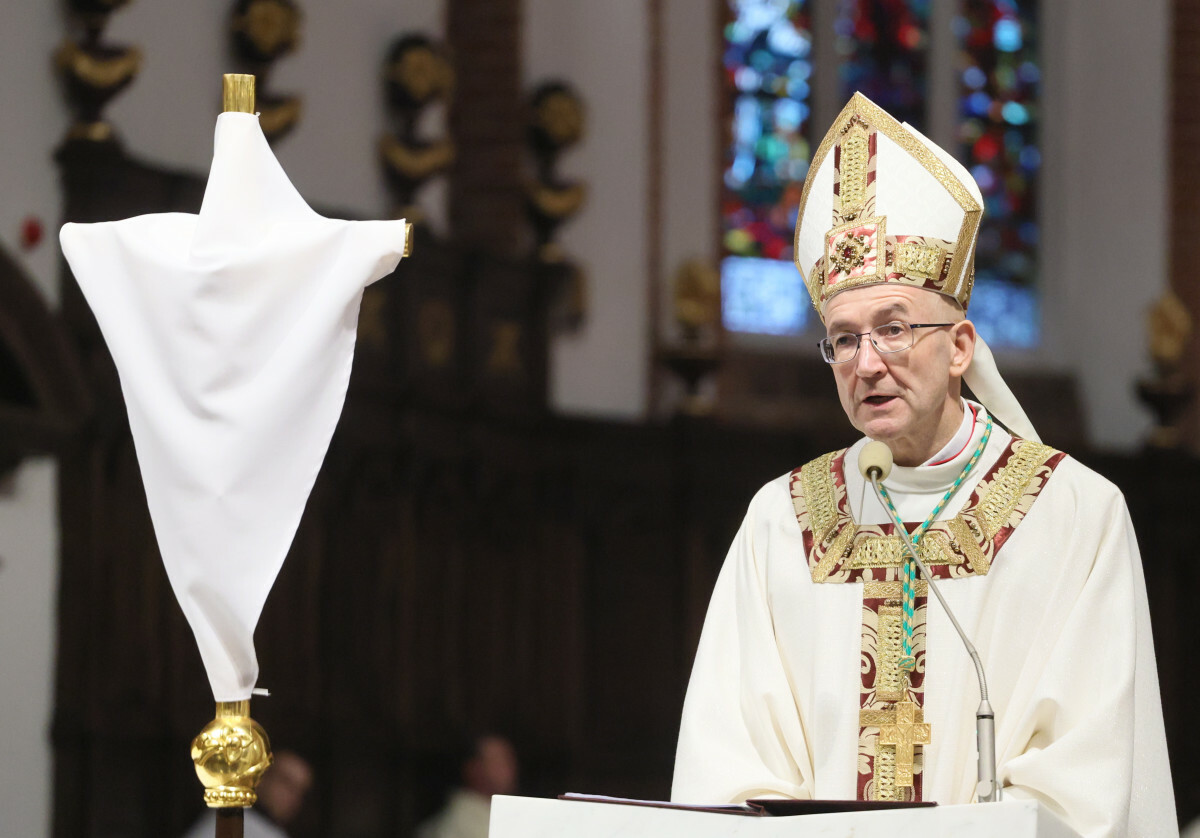 Abp Galbas: na Mszy jest nas mniej, bo gdy z niej wychodzimy, za rzadko żyjemy według Eucharystii
