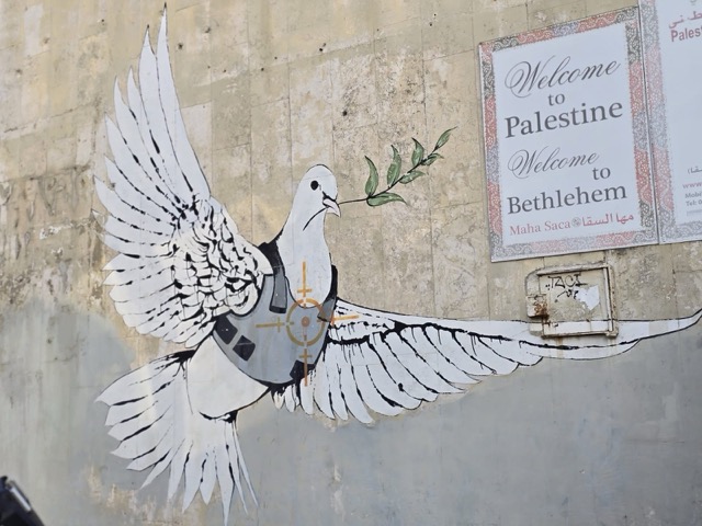 Ponad 200 paczek dla chrześcijan z Betlejem. Wielkanocna pomoc PKWP z Polski