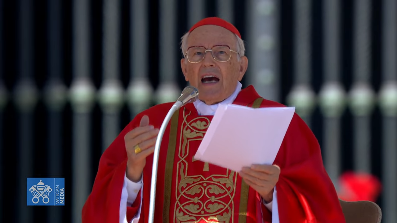 Kard. Re w homilii: Miłosierdzie i radość Ewangelii to dwa słowa klucze Papieża Franciszka