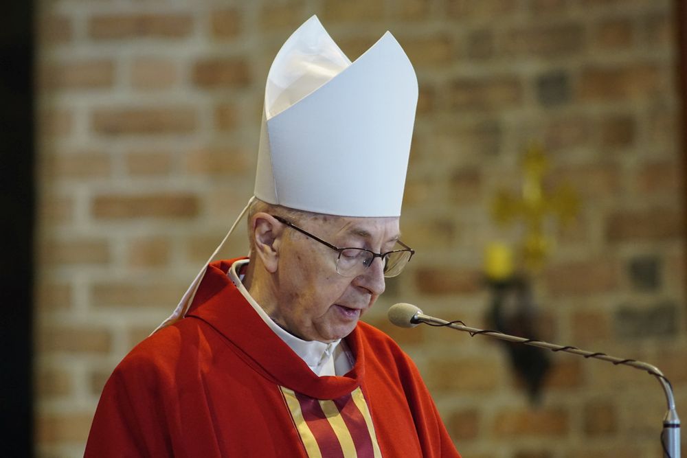 Abp Gądecki: krzyż daje odpowiedź na pytanie o sens cierpienia