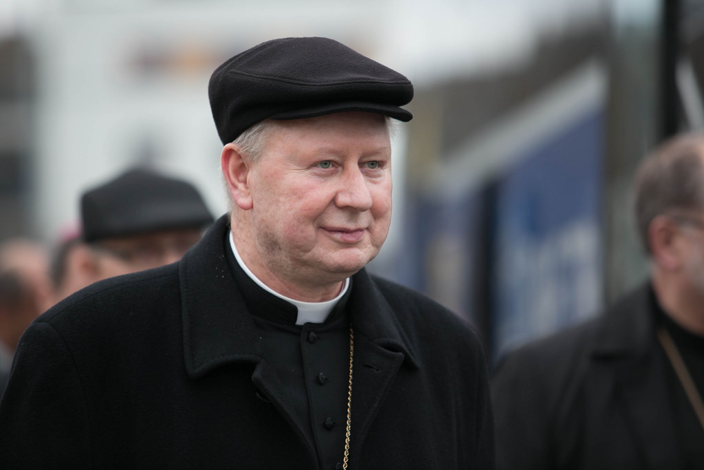 Bp Szlachetka: Miłosierdzie to miłość pochylająca się nad tym, kto potrzebuje pomocy