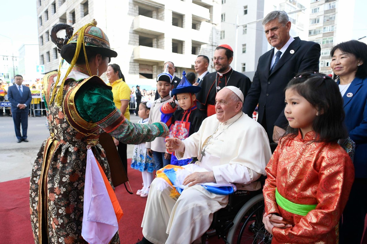 Kard. Marengo: papież Franciszek zapisał nową kartę w historii Mongolii