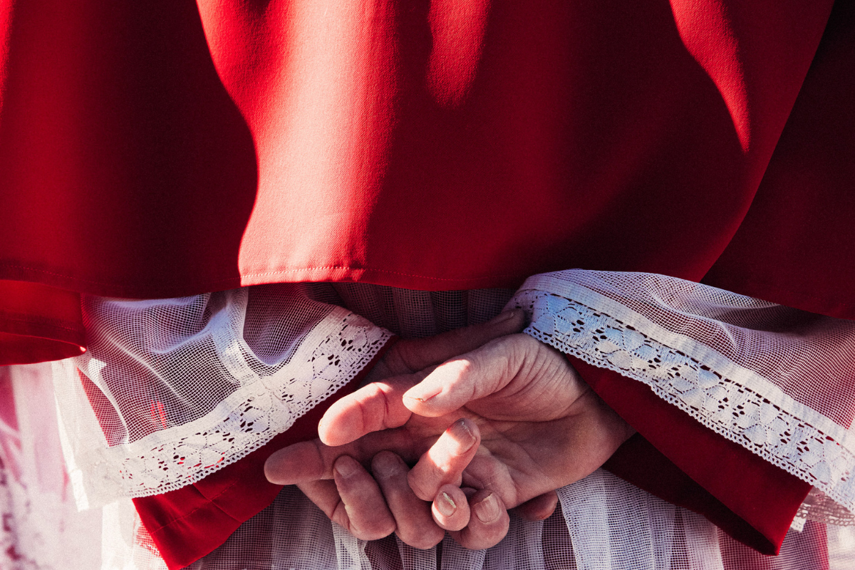 To on podsunął Franciszkowi pomysł pochówku poza Watykanem: „Obruszył się, a potem przemyślał”