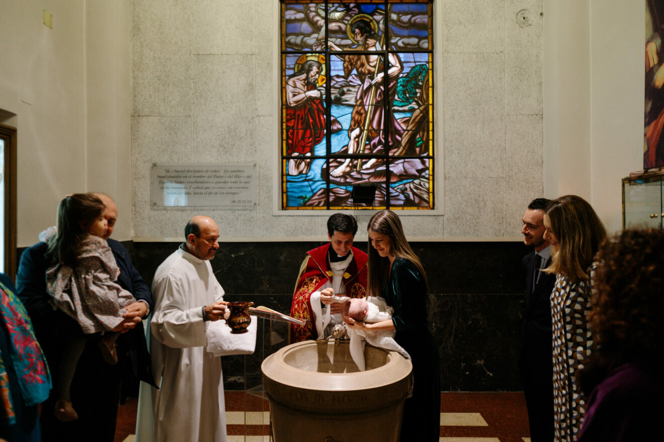 Watykan: nie można usunąć zapisu z metryk chrzcielnych