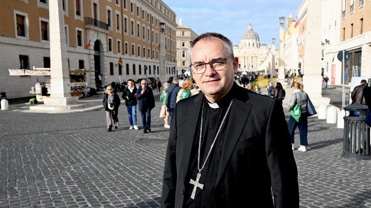 Bp Chrząszcz: Modlimy się, aby Polonia nie utraciła tożsamości