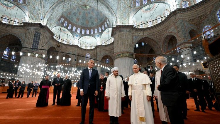Wizyta Leona XIV w Błękitnym Meczecie Sułtana Ahmeda