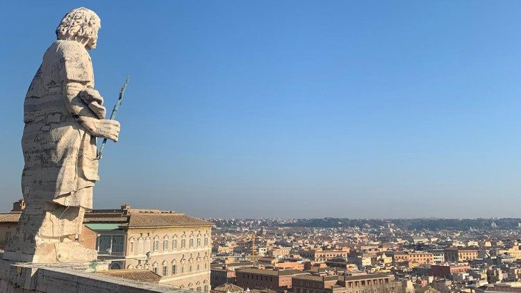 Bazylika św. Piotra: planowane rozszerzenie przestrzeni tarasu, bez zmian w jego funkcji