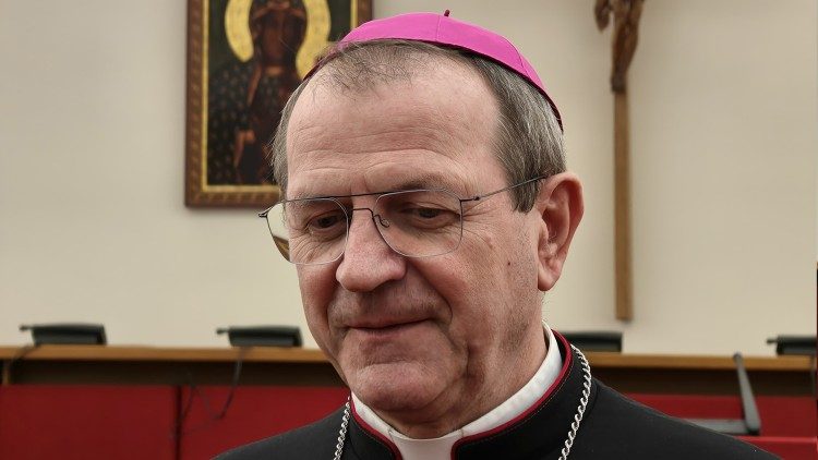 Abp Wojda: Słowo Boże naszym przewodnikiem po drogach życia