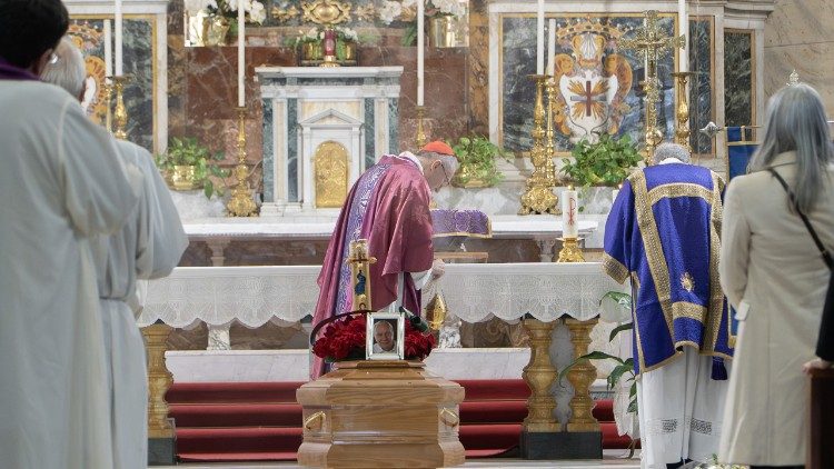 W Rzymie pożegnano Angela Gugela, kamerdynera trzech papieży