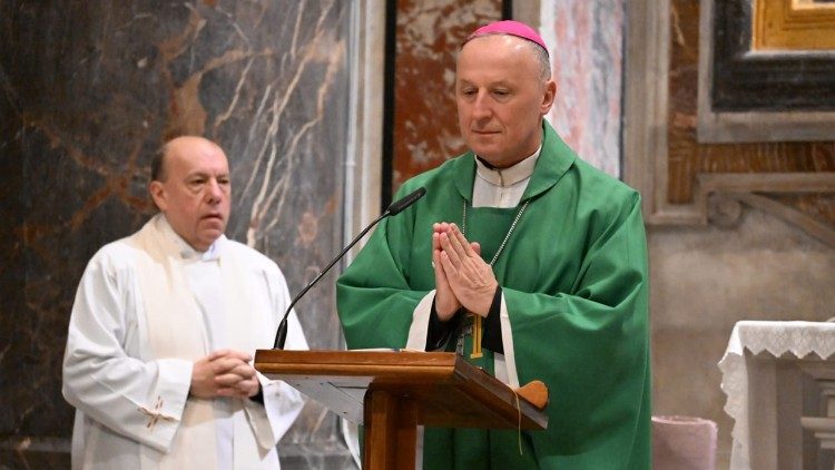 Bp Solarczyk: odkrywajmy i umacniajmy Bożą obecność w naszym życiu