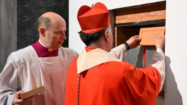 Zamurowano Drzwi Święte w Bazylice Matki Bożej Większej