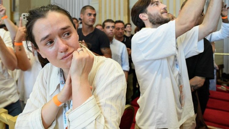 Paryż: ruszyły konsultacje w parafiach, jak przyjąć neofitów?