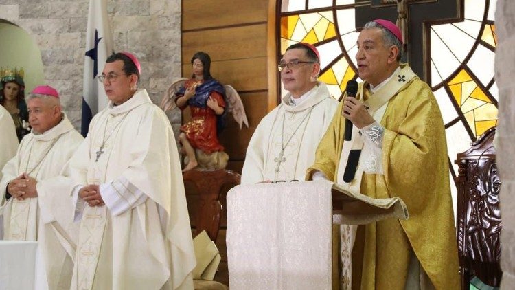 Panama: Kościół apeluje o nową konstytucję i potępia przemoc