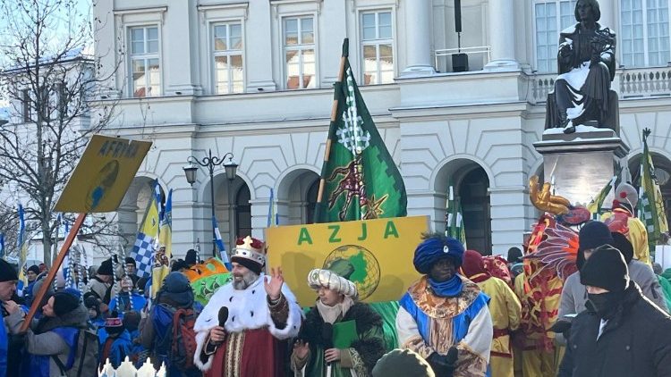 Warszawa: Orszak Trzech Króli przyciągnął tłumy