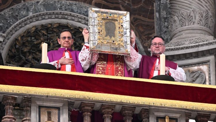 Wystawiono chustę św. Weroniki w Watykanie