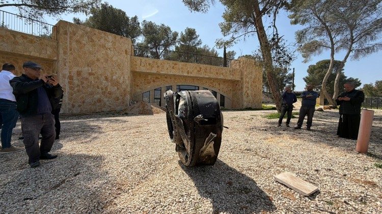 Odłamki rakiety uderzyły w Szkołę Podstawową franciszkanów w Jerozolimie