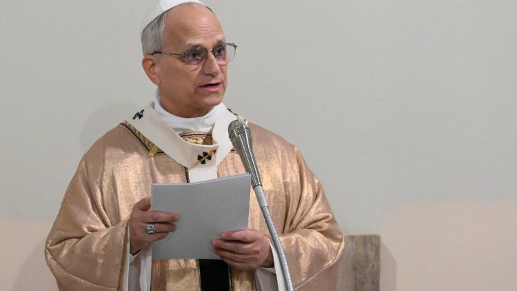 Papież w rzymskiej parafii: światło Chrystusa uwalnia ze ślepoty zła