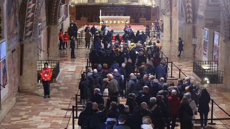 Asyż: 370 tysięcy pielgrzymów i „pocieszonych serc”